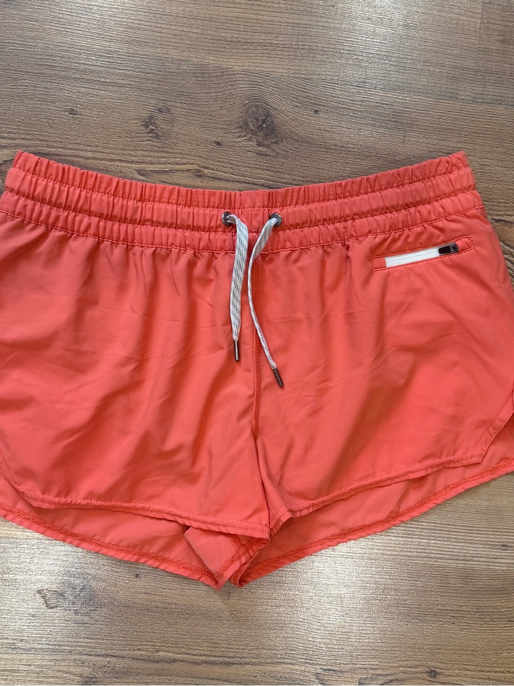Vuori Clementine - Women's Coral Elastic-Waist Drawstring Shorts
